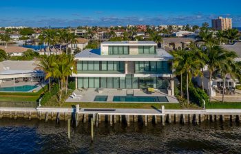 house with pool with relaxation and sunbathing areas